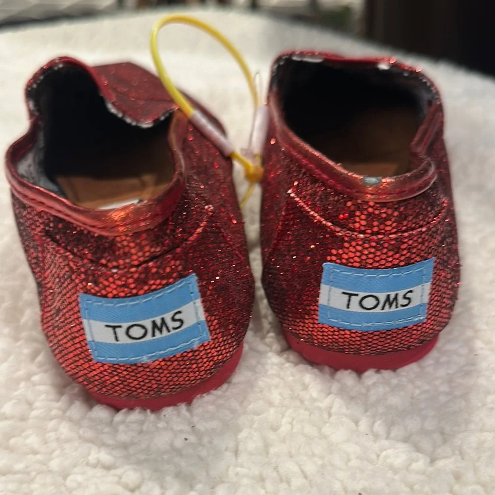 Toms Kids Shoes in Sparkling Red